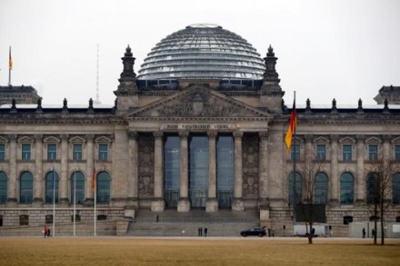 German Parliament, Berlin , Hitler salute, Reichstag building, chinese tourist detained in german parliament, Berlin, Weimar Republic , germany,  Europe, adolf hitler, Norman Foster, Reichstag parliament