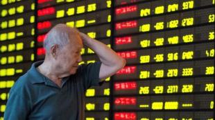 Hong Kong shares, eighth monthly gain hong kong, hong kong investors, hong kong market, Hang Seng Index, Chinese economy, hong kong stocks, Tencent Holdings Ltd, tension North Korea, US President, Donald Trump