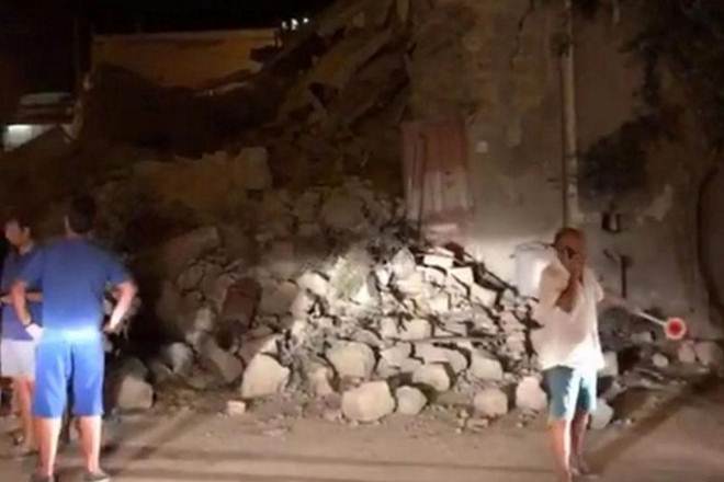 earthquake, earthquake in Italian island, earthquake warning, buildings collapsed, two dead, italy two dead, quake kills two earthquake, earthquake in Italian island, earthquake warning, buildings collapsed, two dead, italy two dead, quake kills two