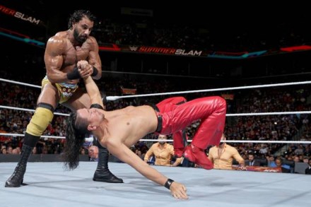 jinder mahal, shinshuke nakamura, jinder mahal shinshuke nakamura fight, jinder mahal shinshuke nakamura fight video, jinder mahal nakamura wwe, wwe jinder mahal real name, jinder mahal summerslam fight video