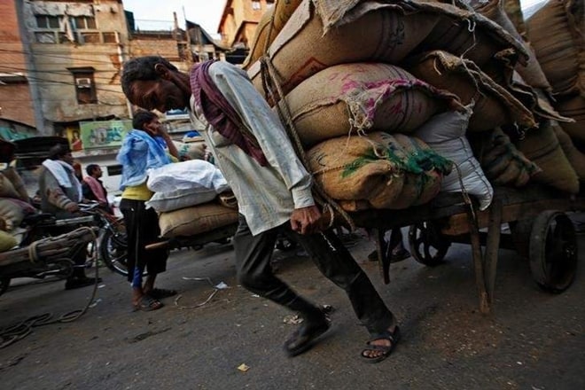 Minimum wages, AEPC, garment industry minimum wages, minimum wages to hit exports. increase in minimum wage lead to job loss, exporters, AEPC textile ministry, Apparel Export Promotion Council, minimum wages clearance, Wage Code Bill