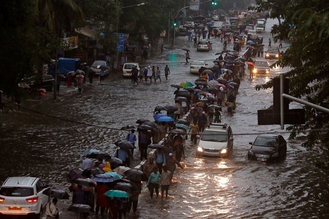 mumbai rains, mumbai flood, mumbai water logging, mumbai rain woes, mumbai rain problem, why mumbai choked, how to solve mumbai's rain woes, mumbai rain deaths, mumbai rain update mumbai rains, mumbai flood, mumbai water logging, mumbai rain woes, mumbai rain problem, why mumbai choked, how to solve mumbai's rain woes, mumbai rain deaths, mumbai rain update