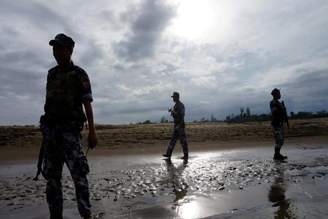 Authorities alleged that an estimated 150 Rohingya insurgents attacked at least 20 police outposts and an Army base, but "soldiers fought back." (Reuters) Authorities alleged that an estimated 150 Rohingya insurgents attacked at least 20 police outposts and an Army base, but "soldiers fought back." (Reuters)