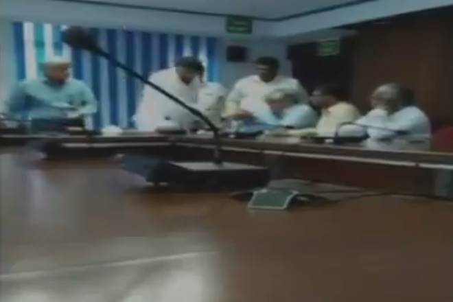 Prashant Patil, Prashant Patil video, Prashant Patil beats ias officer, Prashant Patil ncp, ncp leader beats ias officer, ncp leader Prashant Patil beats ias officer, Prashant Patil viral video, ncp leader viral video, india news, latest news