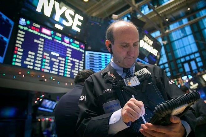 The amount of dry powder -- money raised but not yet invested -- could hit $1 trillion by the end of year in private equity alone. (Image: Reuters)