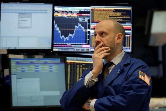 A specialist trader works on the floor of the New York Stock Exchange (NYSE) in New York City, U.S., May 13, 2016. REUTERS/Brendan McDermid A specialist trader works on the floor of the New York Stock Exchange (NYSE) in New York City, U.S., May 13, 2016. REUTERS/Brendan McDermid