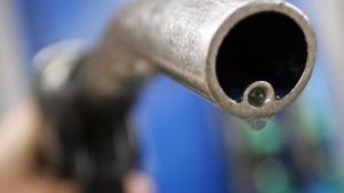 oil global net profit, international crude price per barrel, goldman sachs european oil prices, bp chevron exxonmobil shell total result crude price global 