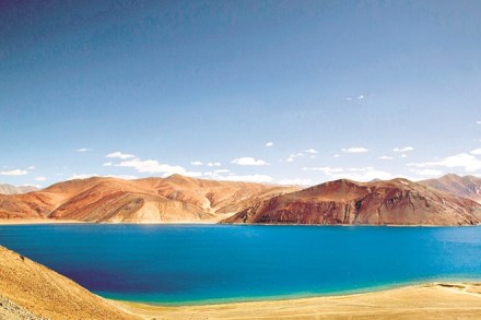 Ladakh scuffle, pangong tso, pangong lake, 3 idiots, aamir khan, doklam standoff, ladakh standoff, what is pangon tso, phat is pangong lake, importance of pangong lake, india china, india china scuffle,