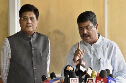 piyush goyal, piyush goyal railway minister, piyush goyal railway ministry, Suresh Prabhu, Suresh Prabhu railway minister, Modi cabinet, cabinet reshuffle, Modi cabinet reshuffle, Narendra Modi cabinet, cabinet minister, railway ministry