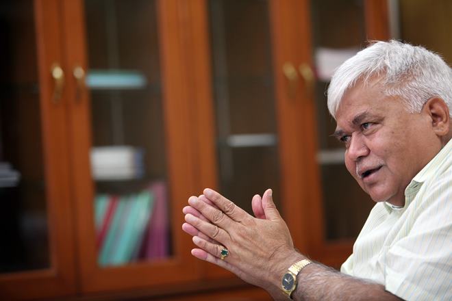 call drops, trai news, trai latest news, rs sharma, trai chairman rs sharma news, trai fine, trai 10 lakh fine, rs sharma trai chairman, financial express