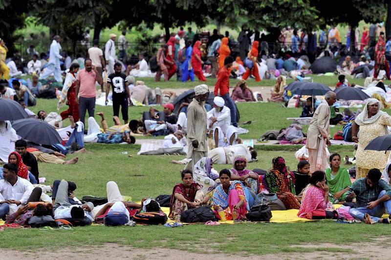 gurmeet ram rahim, ram rahim, ram rahim rape verdict, ram rahim convoy, 200 cars convoy, punjab lockdown, haryana lockdown, dera sacha sauda followers, foolowers of dera sacha sauda, dera sacha sauda images, panchkula, ram rahim panchkula verdict, ram rahim news, ram rahim images