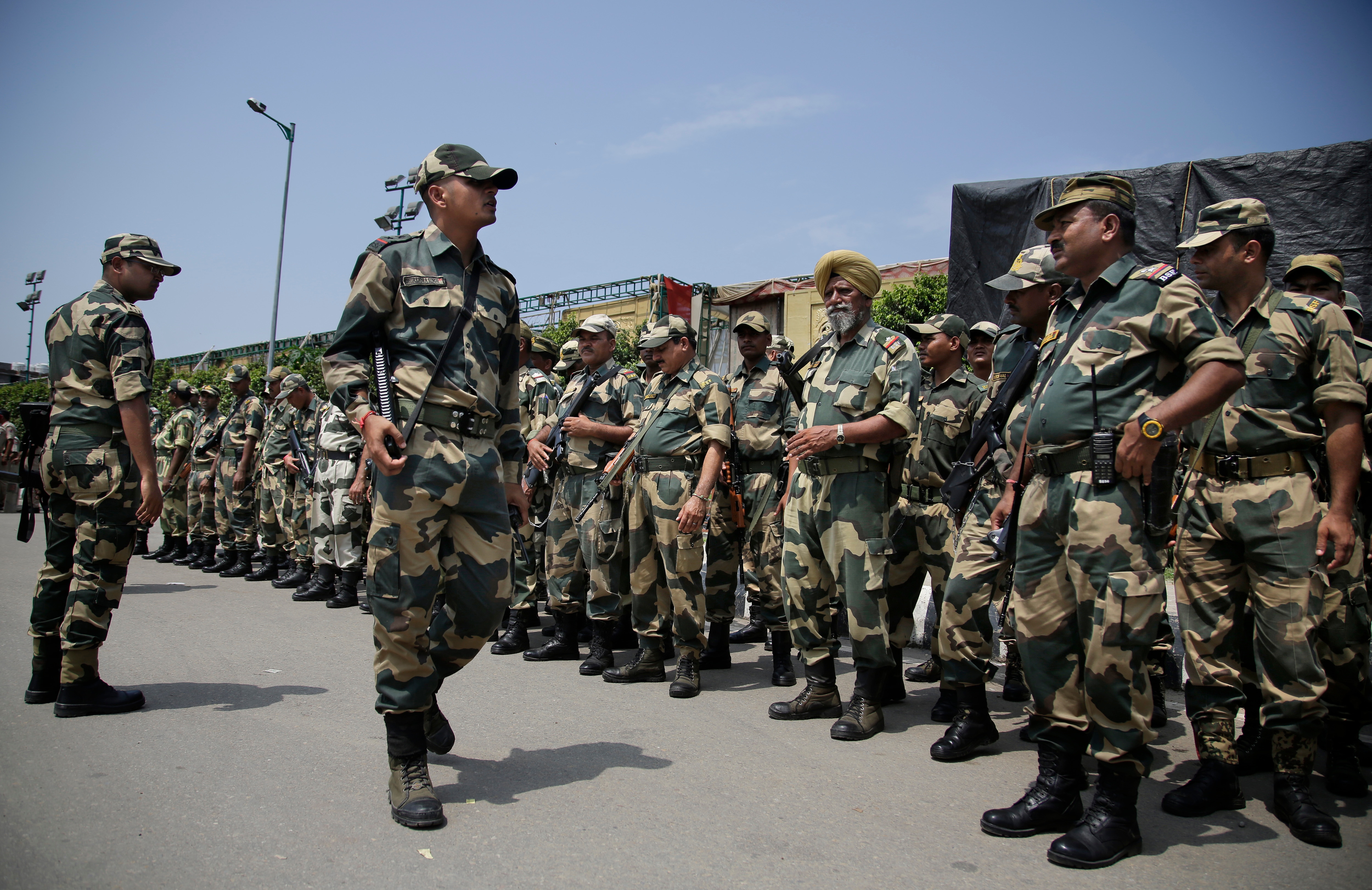 gurmeet ram rahim, ram rahim, ram rahim rape verdict, ram rahim convoy, 200 cars convoy, punjab lockdown, haryana lockdown, dera sacha sauda followers, foolowers of dera sacha sauda, dera sacha sauda images, panchkula, ram rahim panchkula verdict, ram rahim news, ram rahim images