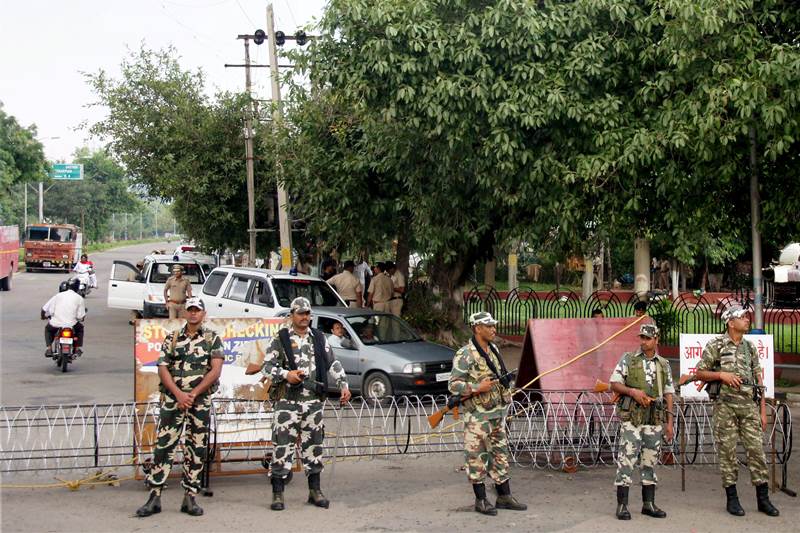 gurmeet ram rahim, ram rahim, ram rahim rape verdict, ram rahim convoy, 200 cars convoy, punjab lockdown, haryana lockdown, dera sacha sauda followers, foolowers of dera sacha sauda, dera sacha sauda images, panchkula, ram rahim panchkula verdict, ram rahim news, ram rahim images