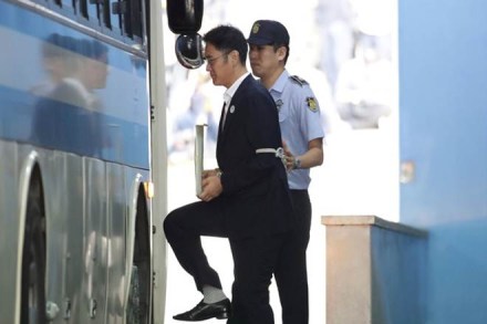samsung news, samsung chairman, samsung chairman, jay y lee jailed, industry news