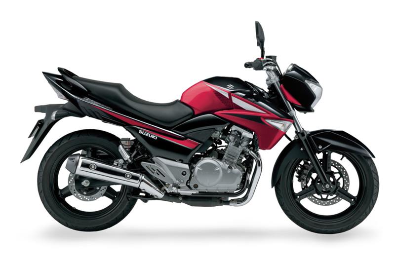 The Suzuki Inazuma 250 as a motorcycle was perfect. The engine was buttery smooth, the build quality was super bike par, the long riding position was super comfortable even after hundreds of kilometers. This was cool case of pricing gone wrong, it was just too expensive and although it spent some time in showrooms, there were close to no takers.