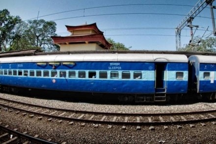 Hubli Express, Hubli Express landslide, rocks on Hubli Express, Central Railway, Hubli Express Khandala Ghat, Khandala Ghat news
