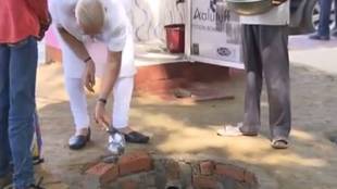 pm narendra modi, modi Varanasi visit, modi varanasi visit updates, yogi adityanath, pm modi, watch modi in varanasi, Pashu Arogya Mela, Farmer's rally, watch modi, modi, pm, Mahamana Express, Lok Sabha, Lok Sabha constituency, Varanasi, Vadodara, Mahamana Express, Yogi Adityanath, Smriti Irani, modi in up, modi in varanasi, pm in up, pm in varanasi, pm Varanasi visit, Durga Mata Temple, Tulsi Manas Temple, UTTAR PRADESH NEWS, UP NEWS