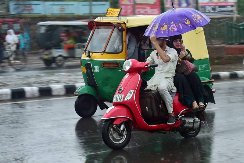 rains in delhi, delhi rain, heavy rain, heavy downpour, delhi monsoon, delhi, delhi latest news, delhi pics, delhi temperature, delhi cloudy