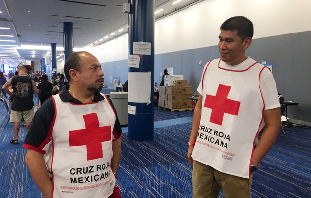 Hurricane Harvey, Hurricane Harvey aftermath, Hurricane Harvey recovery, Hurricane Harvey mexican volunteers, mexican volunteers texas, Red Cross volunteers, Mexican volunteers, Cruz Roja Mexicana