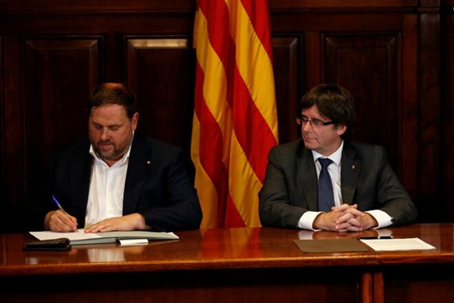 Carles Puigdemont, Catalonia, Catalonia spain, Catalonia independence referendum, Catalonia independence, Catalonia referendum, Barcelona parliament, independence Catalonia, Catalan