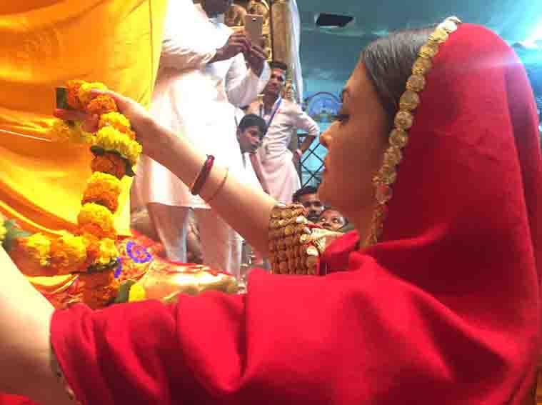 iPhone X price, iPhone 8 price, iPhone 8 Plus price, iPhone x vs 8, iPhone x vs iPhone 8, iPhone x vs iphone 8 plus, iphone x specs, iphone x india price, iphone 8 india price, iphone 8 plus india price, iphone 8 plus specs, iphone 8 specs, iphone price, iphone x price in india, iphone x, iphone 8, iphone 8 plus, apple iphone 8, apple iphone x, apple iphone 8 vs x