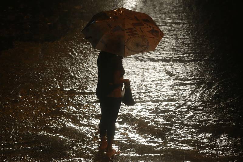mumbai rains, mumbai rains live, mumbai rains live updates, mumbai weather, rains in mumbai updates, mumbai monsoon, maharashtra weather, Maharashtra rains, Maharashtra monsoon, imd forecast, mumbai flights, mumbai trains, mumbai weather updates, weather update, mumbai airport, train cancelled, flight status, mumbai news, bmc
