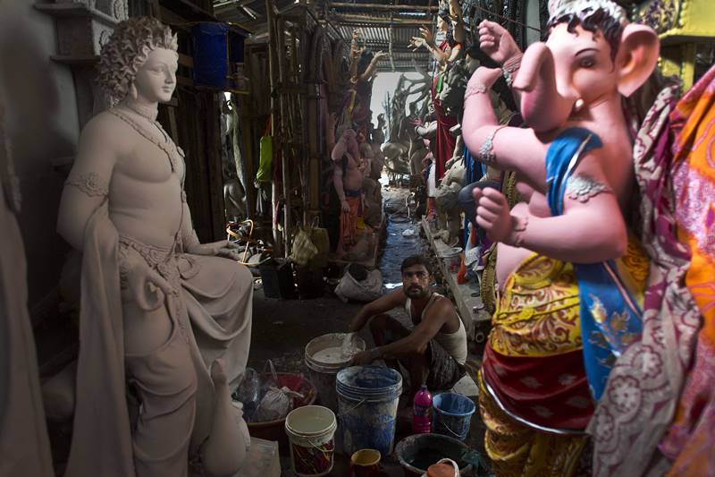 Mahalaya 2017, Mahalaya, Durga Puja, Navratri, when is Mahalaya 2017, when is Mahalaya, Mahalaya Amavasya, Shradh 2017, Significance of Mahalaya, Goddess Durga, Durga Puja calender, Pitra Visarjan 2017 Pita Paksha 2017 amavasya 2017 Durga Puja 2017 amavasya puja vidhi 2017