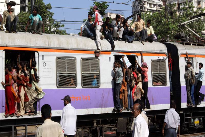 Mumbai‬, ‪Prabhadevi railway station‬‬, Elphinstone road station, Elphinstone road station stampede, Elphinstone stampede, Elphinstone railway station stampede, mumbai local, mumbai local train, mumbai local train images, mumbai local rush, mumbai local train rush