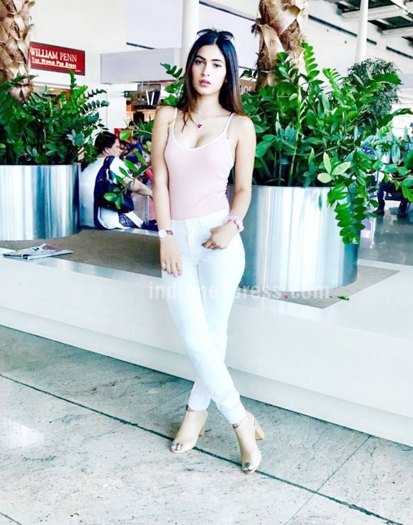 iPhone X price, iPhone 8 price, iPhone 8 Plus price, iPhone x vs 8, iPhone x vs iPhone 8, iPhone x vs iphone 8 plus, iphone x specs, iphone x india price, iphone 8 india price, iphone 8 plus india price, iphone 8 plus specs, iphone 8 specs, iphone price, iphone x price in india, iphone x, iphone 8, iphone 8 plus, apple iphone 8, apple iphone x, apple iphone 8 vs x