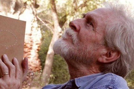 tom alter, tom alter bollywood, tom alter cancer, tom alter stage four cancer, tom alter bone cancerm tom alter Charas, Dharmendra, Charas, Dev Anand, Des Pardes, Zabaan Sambhalke, Mussoorie, Padma Shri, Shaktiman, Satyajit Ray, Shatranj Ke Khiladi, Dharmendra, Hema Malini, Gandhi, Kranti, entertainment news