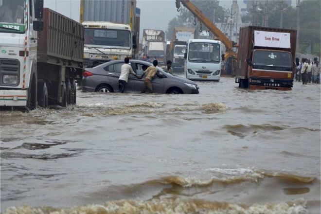 Heavy rains disrupt normal life in parts of Bengaluru - India News ...