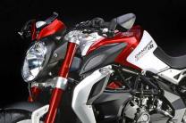 Brutale 1090 RR employs a race track derived slipper clutch unit