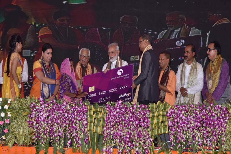 Narendra Modi Varanasi visit, Narendra Modi Varanasi visit news, Narendra Modi Varanasi visit, PM flags off Mahamana Express, PM MODI inaugurates projects worth over Rs 1000 cr. PM MODI visits Durga, Tulsi Manas temples