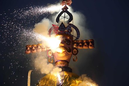 Dussehra, Dussehra 2017, Dussehra history, Dussehra importance, Dussehra significance, Lord Rama, Vishnu, incarnation of Vishnu, Ravana, Lanka, Vibhishana, Durga, Mahishasur, Vijaydashmi, Ramayan, Ramleela