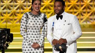 Emmy Awards, Emmy Awards 2017, emmys, Priyanka Chopra, Los Angeles, Anthony Anderson, Reese Witherspoon, Nicole Kidman, Adam Scott, Viola Davis, Jane Fonda, Lily Tomlin, Seth Meyers, Dolly Parton, Stephen Colbert, Sean Spicer, Elisabeth Moss, The Handmaid's Tal, Sterling K. Brown, This Is Us, Julia Louis-Dreyfus, VEEP, Donald Glover, Atlanta, Alec Baldwin, Saturday Night Live, Big Little Lies, entertainment news