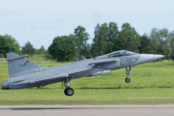 saab gripen, saab gripen e, gripen e specifications, gripen e cost, saab gripen 5th generation, saab gripen India, saab adani, gripen vs f16, griven vs f16 block 70, saab gripen iaf, strategic partnership model