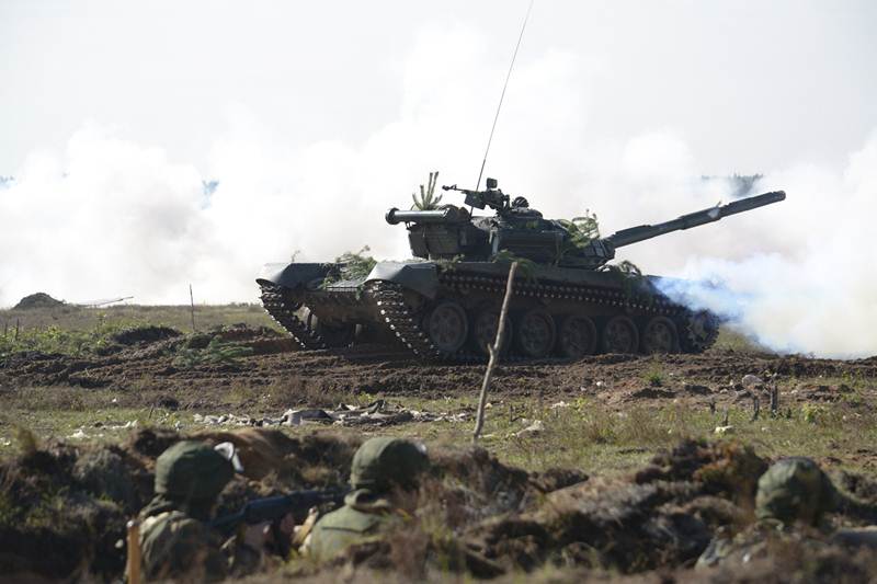 Zapad wargame 2017, Zapad wargame, Zapad, Russia war exercise, Zapad wargame 2017 pictures, Zapad wargame 2017 images, artillery firing at Zapad wargame, Belarus wargame, Belarus war machines, Russian weapons, Zapad 2017 drills, Russian military, Belarus military, war machines in zapad, Zapad images, Zapad picture gallery, Belarussian servicemen at zapad, Belarussian servicemen, Mi-8 helicopters, helicopters at zapad, Vladimir Putin