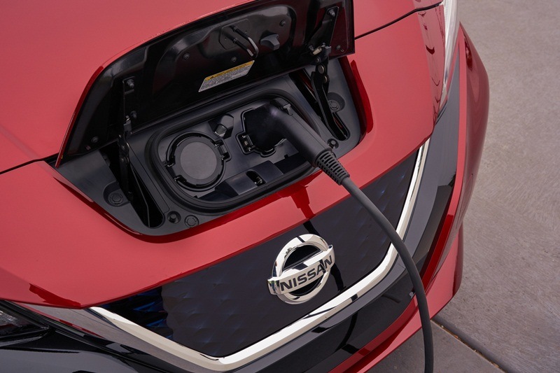 Nissan Leaf is powered by an electric motor and a Li-ion battery with 40 kWh capacity. The motor produces 148 hp of power between 3283-9795 rpm and 320 Nm of peak torque at 3283 rpm. Under normal charging condition, the Nissan Leaf will take a charging time of 16 hours for one complete charge with 3 kW power, on a 6kW power the car’s charging time is reduced to 8 hours. The electric range of the car claimed by the company is 400 km/charge under the JC08 standard, which is twice the time take to charge the first generation Nissan Leaf.