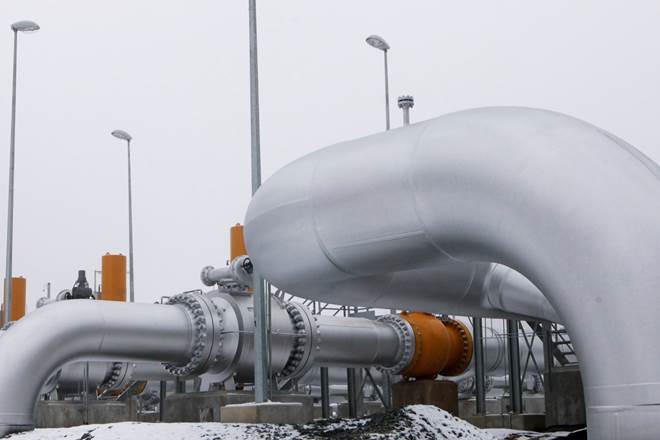 india oil field partnership, india oil field stake sale plan, gas producing companies, private companies gas production