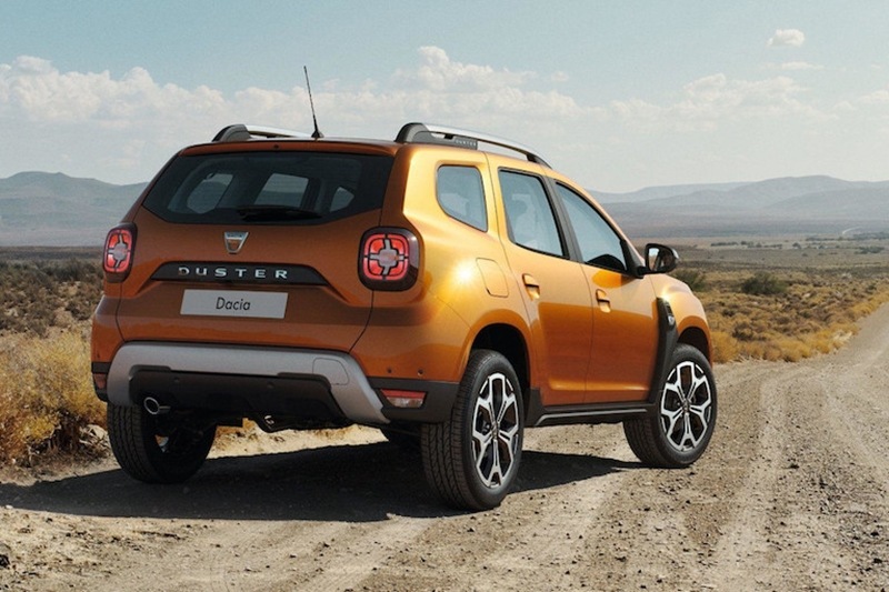 On the rear the square profile steal the show, the rest of the rear profile looks a lot like the present Duster. However Renault have worked on the finer details retuning the edges and the design to reflect a more modern style.