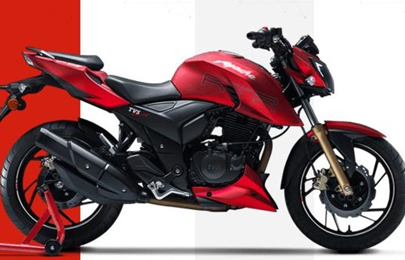 TVS Apache RTR 200 4V: The RTR200 is powered by 4-valve, oil-cooled single cylinder engine which makes 19.7 hp at 8500 rpm (carburetor variant) and 20.7 hp at 8500 rpm (EFI variant). Maximum torque output is 18.1 Nm at 7000 rpm. It can attain a top speed of 127 kmph (carb) and 129 kmph (EFI). The Carburator version of the Apache RTR 200 V4 costs you Rs. 88,990, whereas the Fuel Injection variant has been priced at Rs. 1,07,000 (Prices are ex-showroom, Delhi).