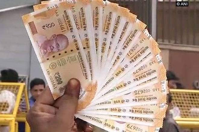 Rs 200 notes, new Rs 200 notes, RBI on Rs 200 notes, Rs 200 notes launch, Rs 200 notes in ATMs, Rs 200 notes in use, Rs 200 notes in market, when will Rs 200 notes come, recalibration of ATMs, new currency, demonetisation, ATM manufacturing companies, about Rs 200 notes
