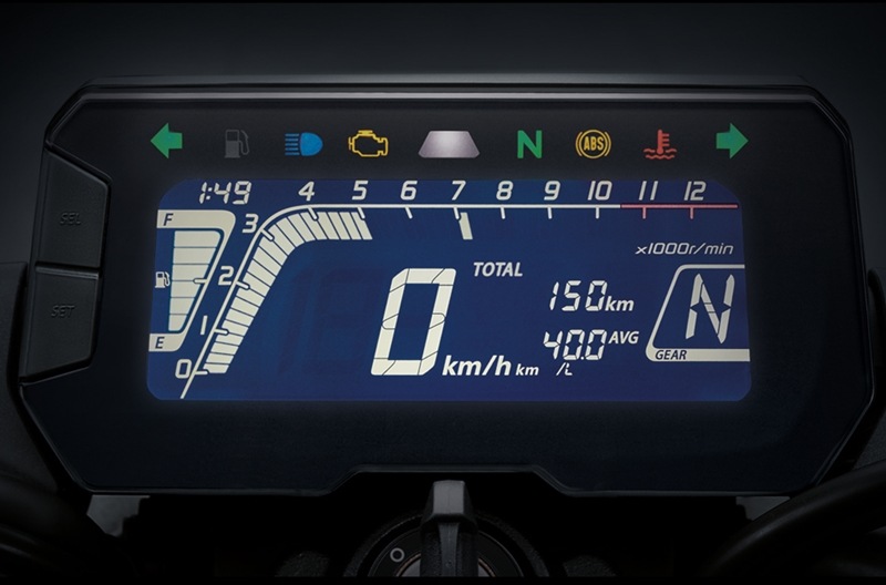 The CB150R will get an all-digital display. That has a blue tint with white characters. Its a pretty premium looking unit that would not be out of place on a bigger motorcycle.