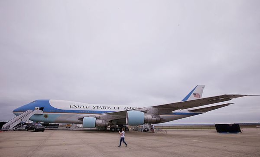 US President's Boeing 747, US President's Boeing 747 news, US President's Boeing 747 US first family have a chance to recreate that shot, Boeing 747, US President Boeing 747 Air Force One replica