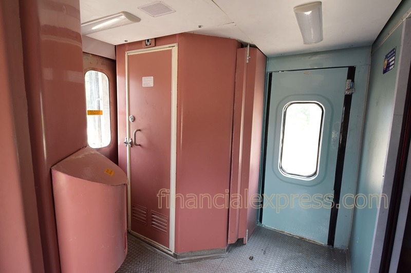 Anubhuti coach, anubhuti express, anubhuti luxury coach, shatabdi trains