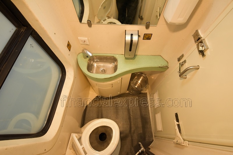 Anubhuti coach, anubhuti express, anubhuti luxury coach, shatabdi trains