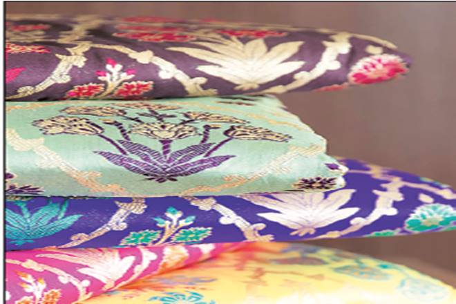 Delhi, Gold: The Art of Zari, new delhi, Mughals, Varanasi, Banarasi saris, mettallic threadwork,  royal Indian households, zari yarn, Swati Agarwal,  Sunaina Jalan