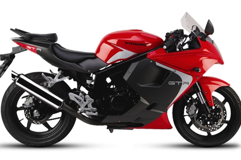 Litre-class motorcycles are masters of providing adrenaline rush, but there's a whiff of fun attached to smaller bikes too, which is of course backed by financial constraints. But ride a 1000cc to work everyday and the adrenaline rush is converted to discomfort. Following is a list of motorcycles that are fast, but don't burn a hole in your pocket.