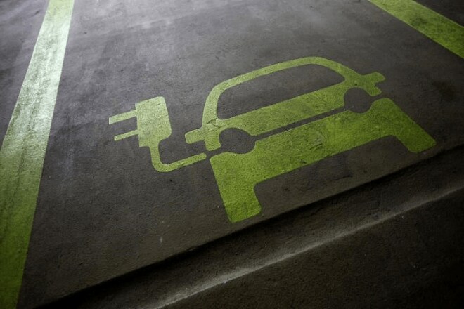 India Inc charges up on battery manufacturing: Reliance, Suzuki, Adani to set up billion dollar battery factories among others