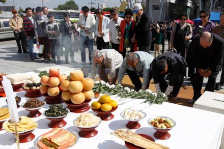 South Korea, South Korea extends annual Chuseok holiday, annual Chuseok holiday, Moon Jae-in, boost domestic spending, holiday to boost domestic spending, Chuseok holiday, inbound tourism South Korea, South Korea extends annual Chuseok holiday, annual Chuseok holiday, Moon Jae-in, boost domestic spending, holiday to boost domestic spending, Chuseok holiday, inbound tourism